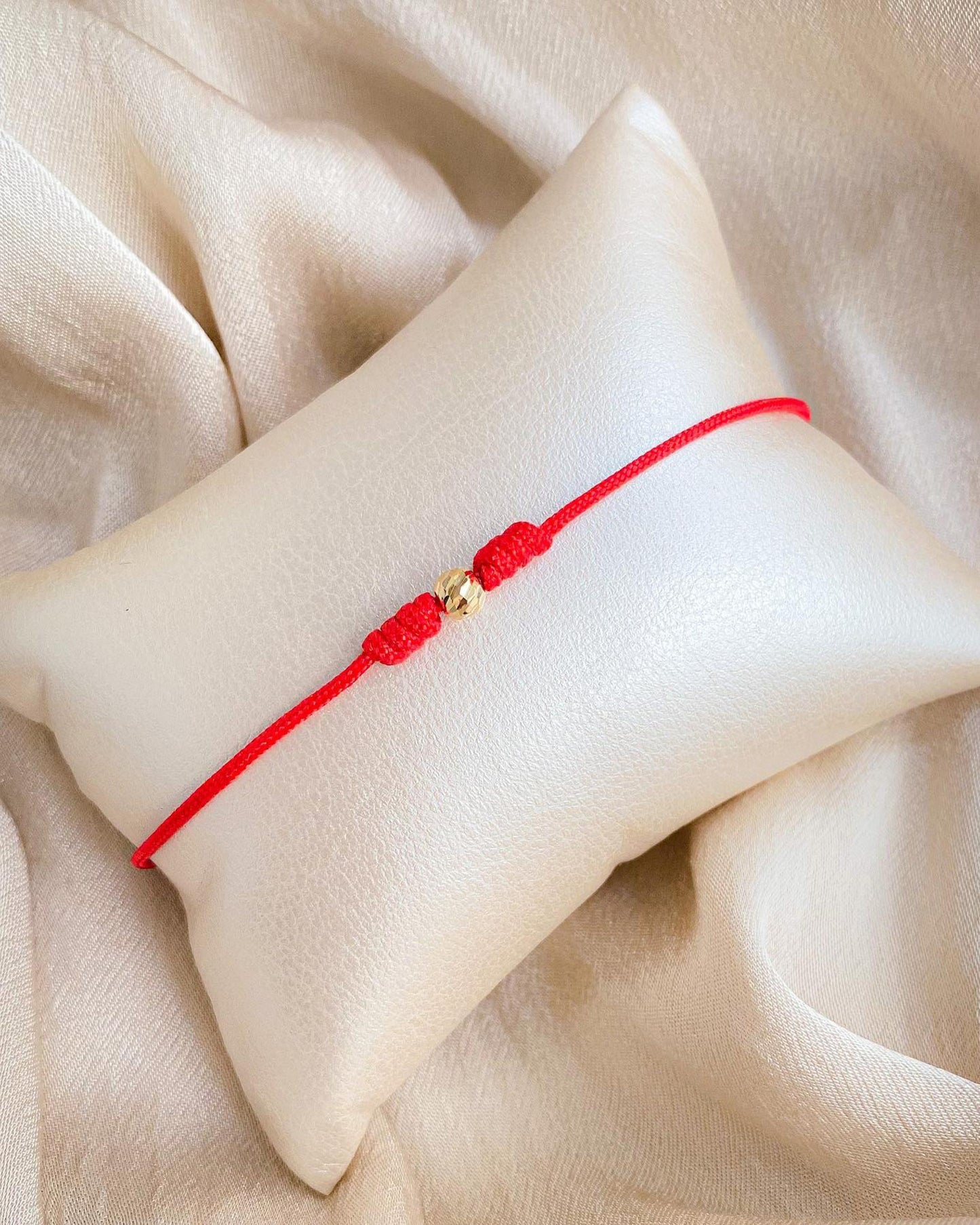 Amullator 1 – Amulette Cordon Rouge & Or 18K